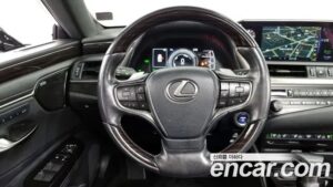 Lexus ES Executive 2020 года из Южной Кореи