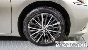 Lexus ES Luxury 2022 года из Южной Кореи