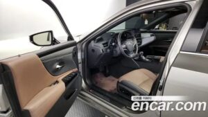 Lexus ES Luxury 2022 года из Южной Кореи