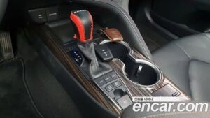 Toyota Camry 2.5 XLE HYBRID 2020 года из Южной Кореи
