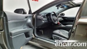Toyota Camry 2.5 XLE HYBRID 2020 года из Южной Кореи