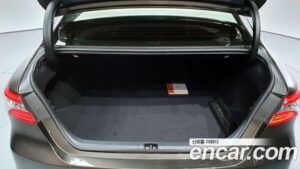 Toyota Camry 2.5 XLE HYBRID 2020 года из Южной Кореи