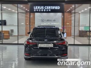 Lexus ES Executive 2020 года из Южной Кореи