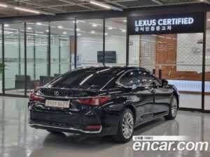 Lexus ES Luxury Plus 2023 года из Южной Кореи