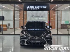Lexus ES Luxury Plus 2023 года из Южной Кореи