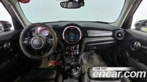 Mini Cooper 5Door DEFAULT 2020 года из Южной Кореи