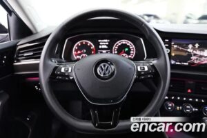 Volkswagen Jetta 1.4 TSI Premium 2020 года из Южной Кореи