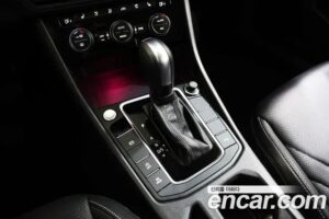 Volkswagen Jetta 1.4 TSI Premium 2020 года из Южной Кореи