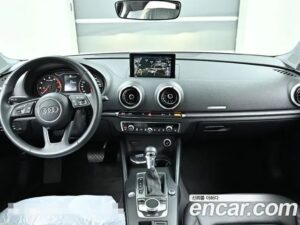 Audi A3 40 TFSI 2020 года из Южной Кореи