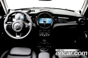 Mini Cooper 5Door MULTITONE Edition 2023 года из Южной Кореи
