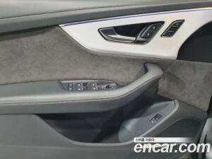 Audi Q8 50 TDI 4WD Premium 2021 года из Южной Кореи