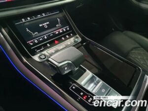 Audi Q8 50 TDI 4WD Premium 2021 года из Южной Кореи