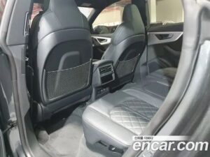 Audi Q8 50 TDI 4WD Premium 2021 года из Южной Кореи