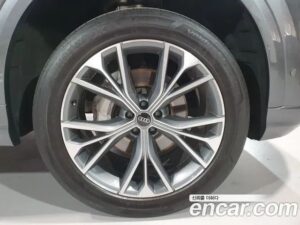 Audi Q8 50 TDI 4WD Premium 2021 года из Южной Кореи