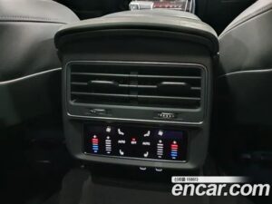 Audi Q8 50 TDI 4WD Premium 2021 года из Южной Кореи