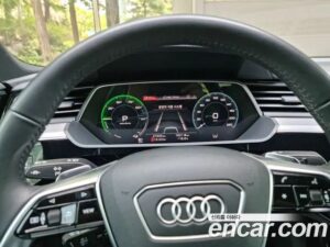 Audi e-tron 55 4WD Sportback 2021 года из Южной Кореи