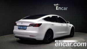 Tesla Model 3 Standard RANGE Plus 2020 года из Южной Кореи
