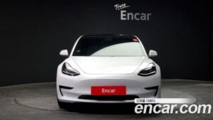 Tesla Model 3 Standard RANGE Plus 2020 года из Южной Кореи