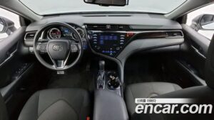 Toyota Camry 2.5 LE HYBRID 2020 года из Южной Кореи