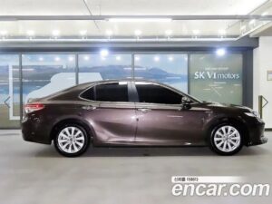 Toyota Camry 2.5 LE HYBRID 2020 года из Южной Кореи