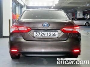 Toyota Camry 2.5 LE HYBRID 2020 года из Южной Кореи