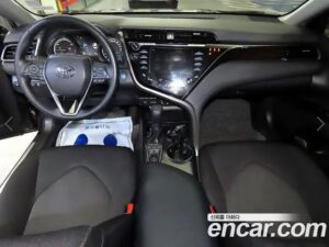 Toyota Camry 2.5 LE HYBRID 2020 года из Южной Кореи