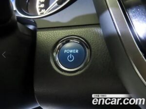 Toyota Camry 2.5 LE HYBRID 2020 года из Южной Кореи