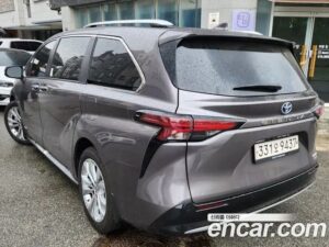 Toyota Sienna 2.5 HYBRID 2WD 2021 года из Южной Кореи