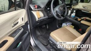 Toyota Sienna 2.5 HYBRID 2WD 2021 года из Южной Кореи