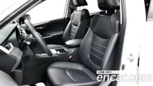 Toyota RAV4 2.5 2WD HYBRID 2021 года из Южной Кореи