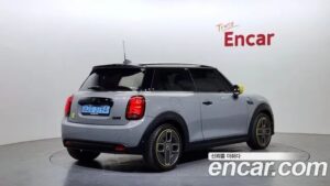 Mini Cooper SE ELECTRIC 2023 года из Южной Кореи