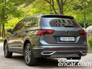 Volkswagen Tiguan 2.0 TSI Prestige 2023 года из Южной Кореи