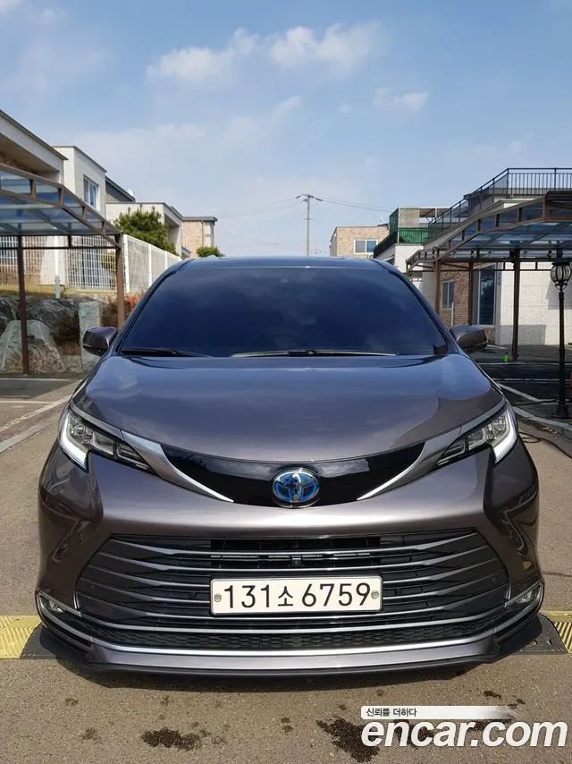 Toyota Sienna 2.5 HYBRID 2WD 2021 года из Кореи
