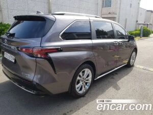 Toyota Sienna 2.5 HYBRID 2WD 2021 года из Южной Кореи