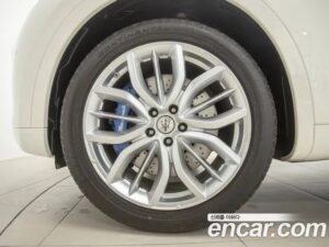 Maserati Levante 2.0 GT AWD 2022 года из Южной Кореи