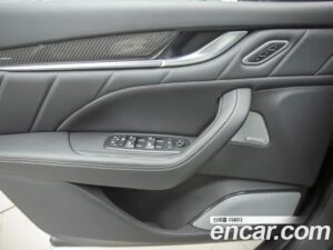 Maserati Levante 3.0 AWD Modena 2022 года из Южной Кореи