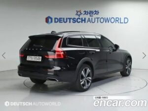 Volvo V60 T5 AWD 2020 года из Южной Кореи