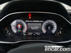 Audi Q3 35 TDI Premium 2020 года из Южной Кореи