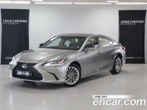 Lexus ES Luxury Plus 2023 года из Южной Кореи