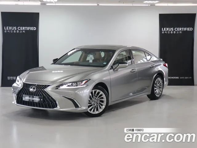 Lexus ES Luxury Plus 2023 года из Кореи