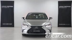 Lexus ES Luxury Plus 2023 года из Южной Кореи