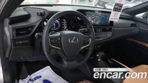 Lexus ES Luxury Plus 2023 года из Южной Кореи