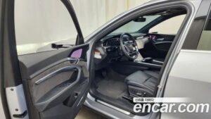 Audi e-tron 55 4WD 2021 года из Южной Кореи