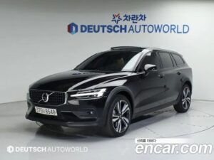 Volvo V60 T5 PRO AWD 2020 года из Южной Кореи