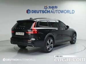 Volvo V60 T5 PRO AWD 2020 года из Южной Кореи