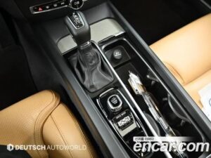 Volvo V60 T5 PRO AWD 2020 года из Южной Кореи