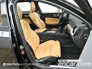 Volvo V60 T5 PRO AWD 2020 года из Южной Кореи