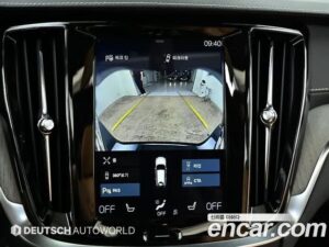 Volvo V60 T5 PRO AWD 2020 года из Южной Кореи