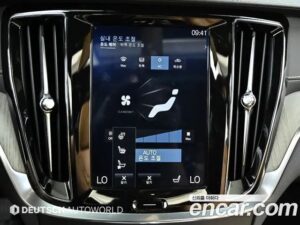 Volvo V60 T5 PRO AWD 2020 года из Южной Кореи