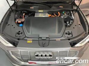 Audi e-tron 55 4WD 2022 года из Южной Кореи
